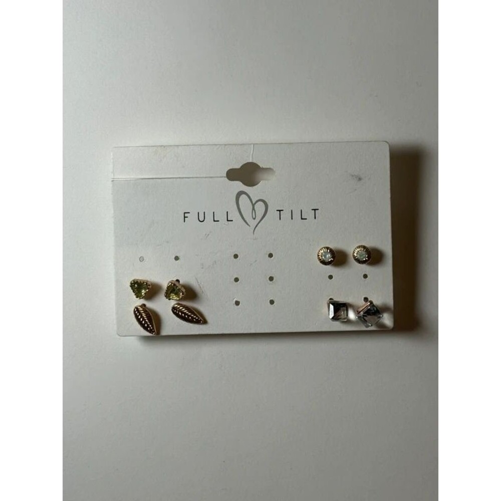set of 4 golden stud earrings